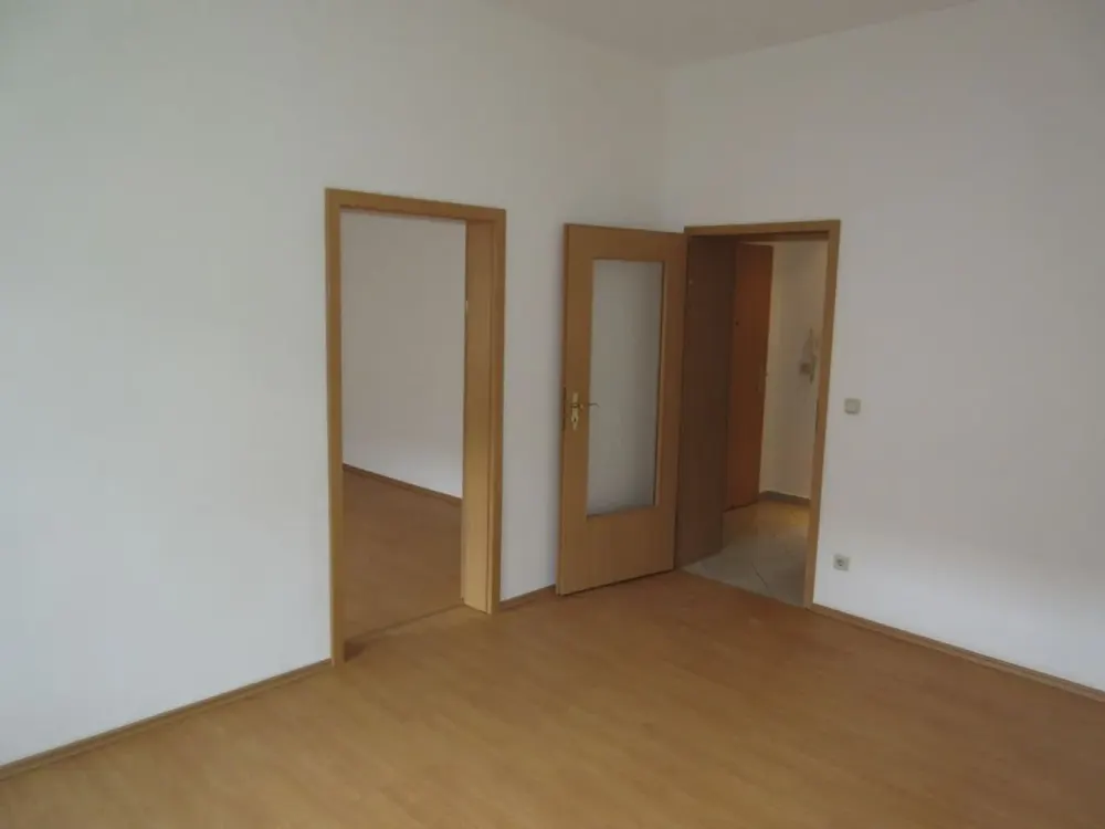 2.5 Rooms in Erfurt City Centre - Near FH/HMU/UNI - Ideal for Singles or Couples - with Garden Use!