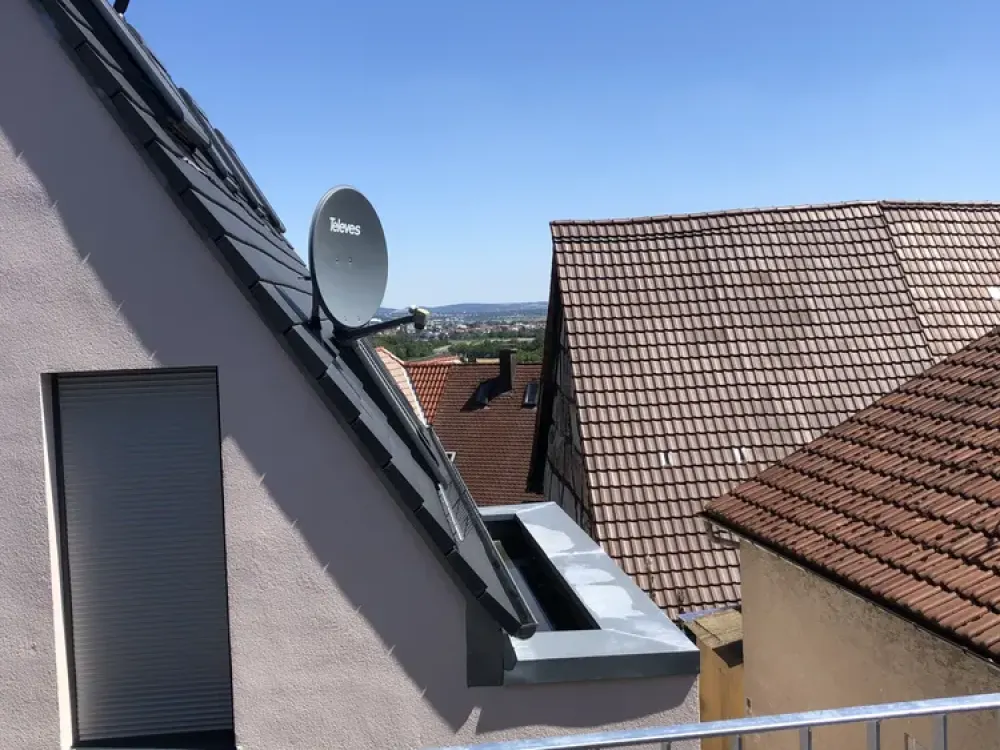 Erstbezug: Maisonette mit Balkon und Weitsicht (1. und 2. DG) im Kulturdenkmal