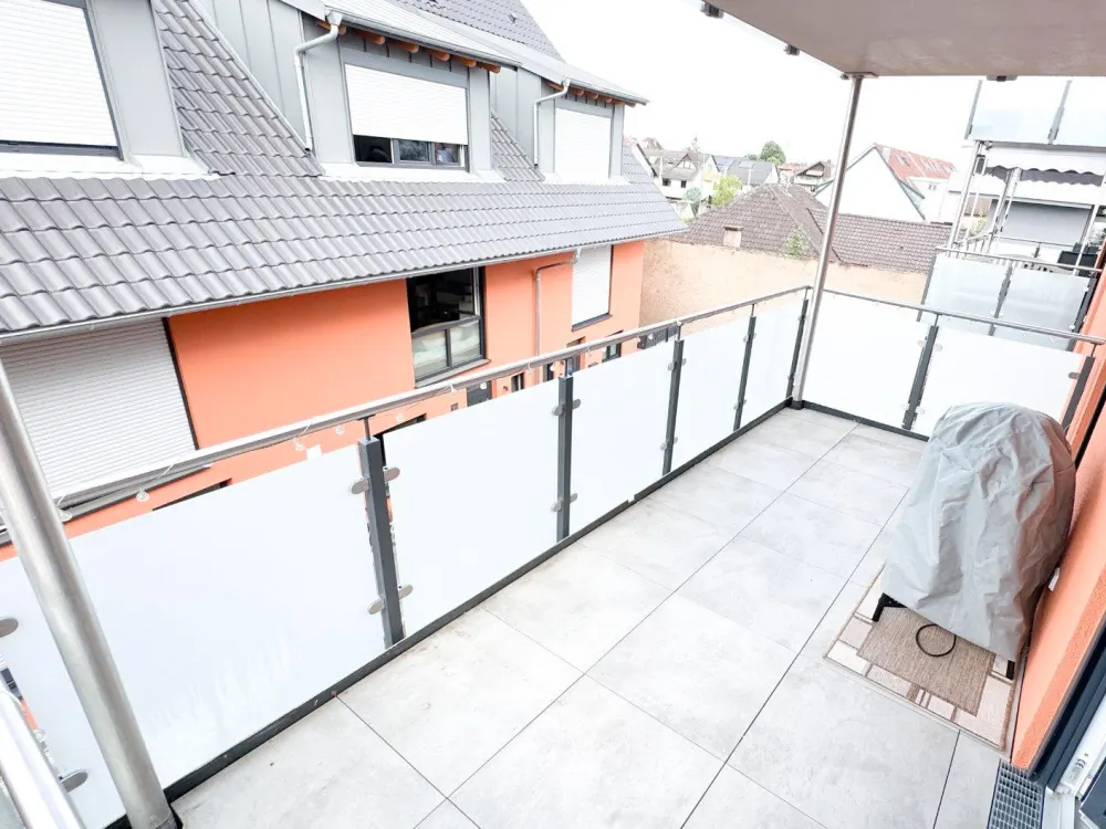 ZENTRALE, ATTRAKTIVE 3-ZIMMER-WOHNUNG MIT BALKON IM BELIEBTEN ETTLINGEN