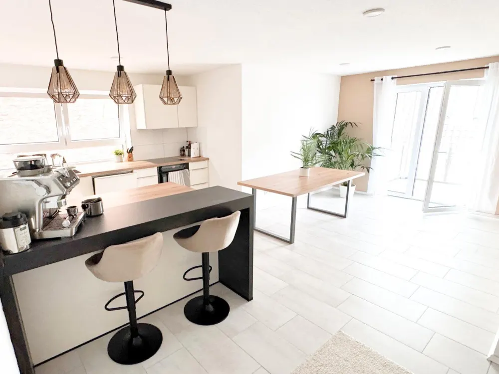 ZENTRALE, ATTRAKTIVE 3-ZIMMER-WOHNUNG MIT BALKON IM BELIEBTEN ETTLINGEN