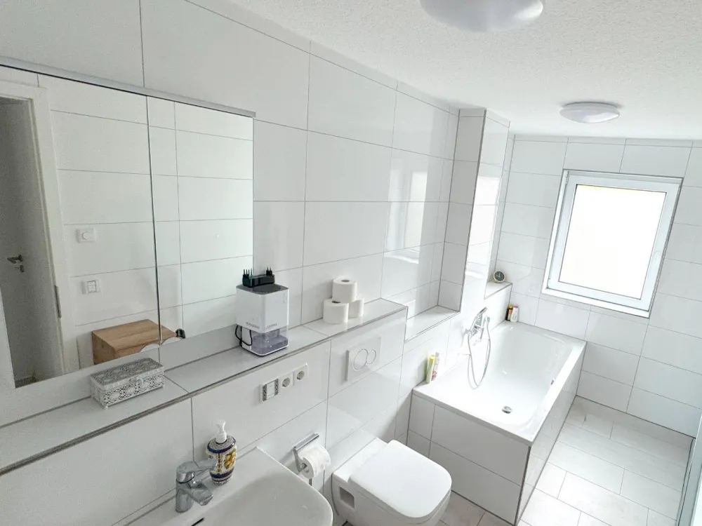 ZENTRALE, ATTRAKTIVE 3-ZIMMER-WOHNUNG MIT BALKON IM BELIEBTEN ETTLINGEN
