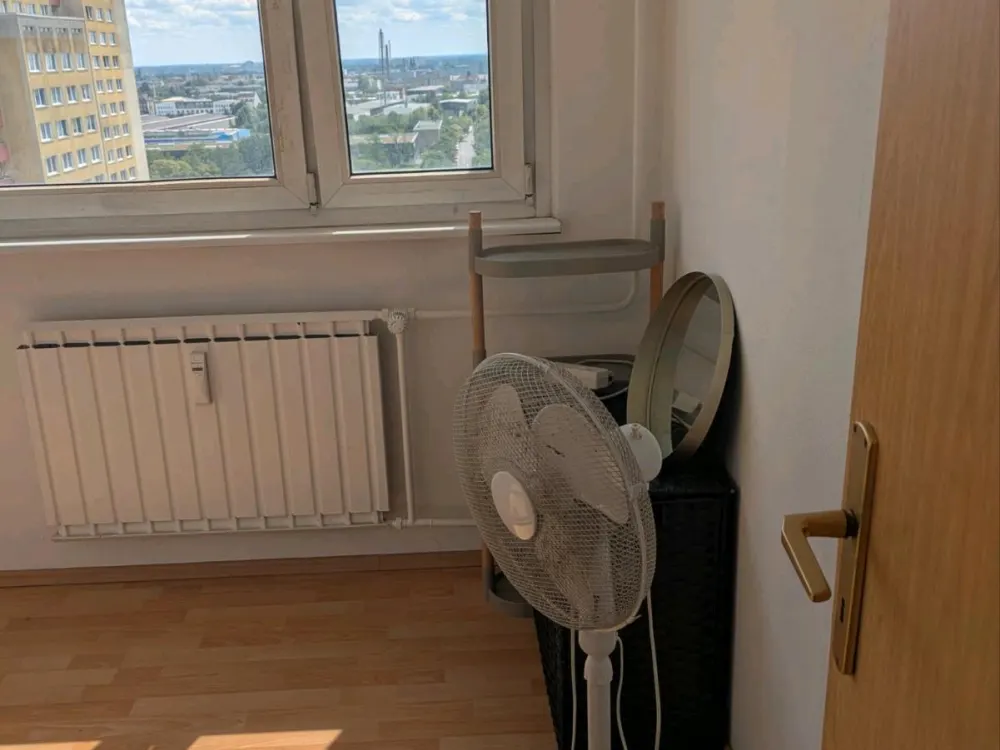 4 Zimmerwohnung frei langfristig möbliert