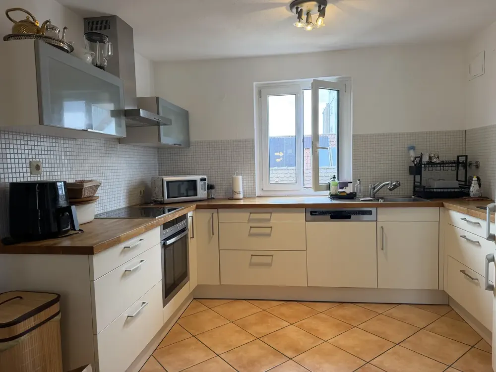 Schöne 2,5-Zimmer Maisonette-Wohnung, mit Bergsicht in zentraler Lage in Friedrichshafen!!