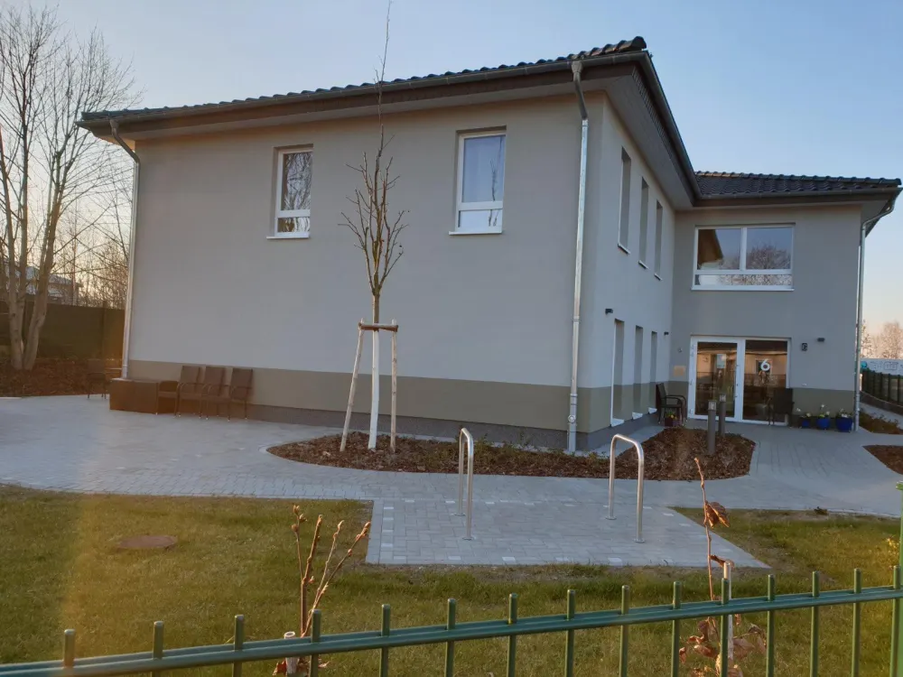Moderne Senioren WG & Altenheim - Karl-Weiss-Str. 6, Hoppegarten