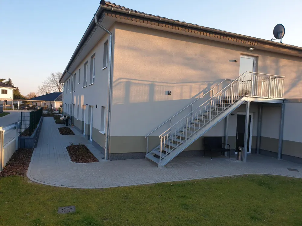 Moderne Senioren WG & Altenheim - Karl-Weiss-Str. 6, Hoppegarten
