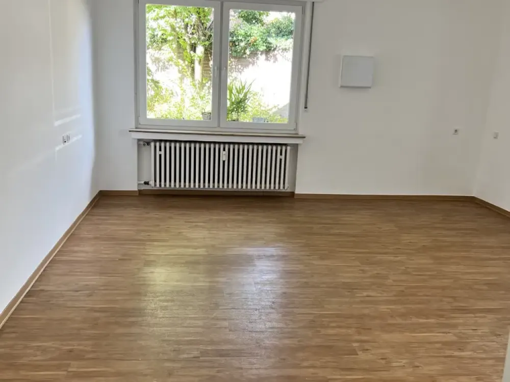 1-Zimmer Wohnung mit Einbauküche // Raumhöhe 3m