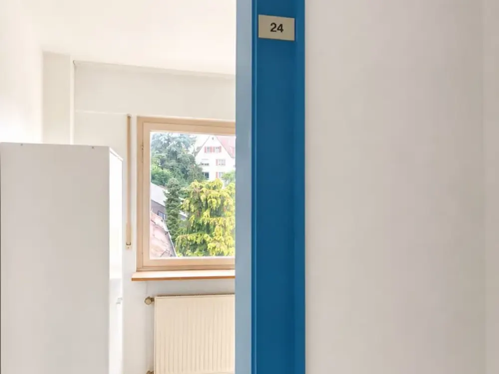 Vollmöbliertes Studioapartment mit Balkon und Aussicht über Stuttgart