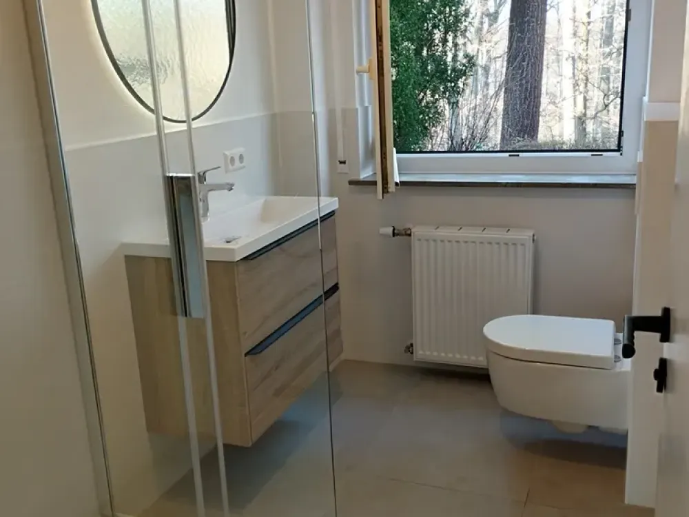 Kernsanierte, stilvolle 3-Zimmer-Wohnung in ruhiger Waldrandlage