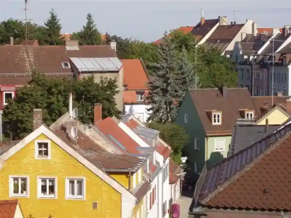 Obergiesing: DG -Whg. für Individualisten ! Wohnküche + 2 Zi. - offener Wohnraum ... Nähe U2