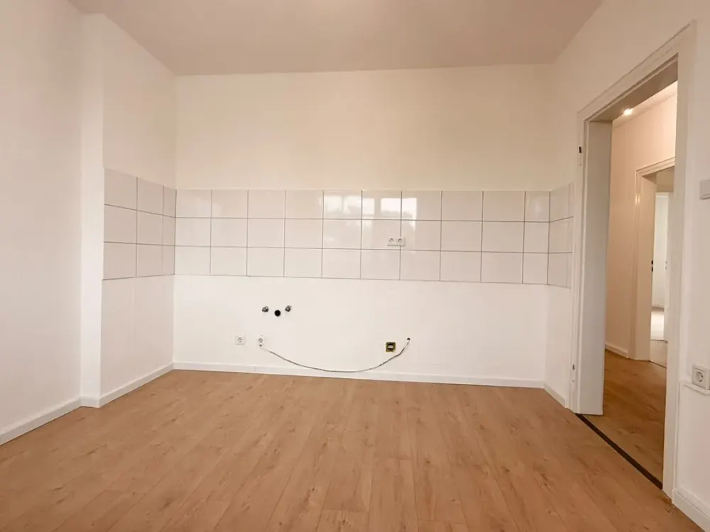 Helle 3-Zimmer-Dachgeschosswohnung mit großzügigem Rundum-Balkon
