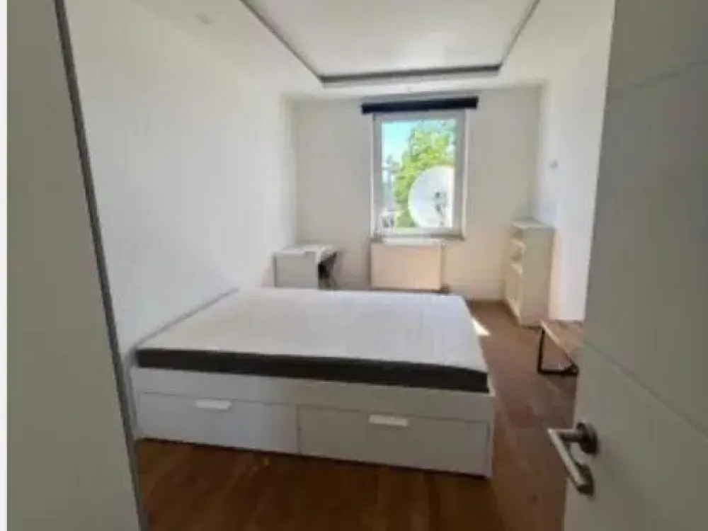 Großzügiges WG-Zimmer in moderner 3er-WG, Austraße 106, Nürnberg