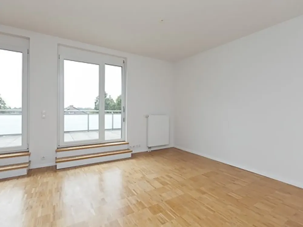 LICHTDURCHFLUTETE 2,5 Zimmer Penthousewohnung mit großer Dachterrasse!