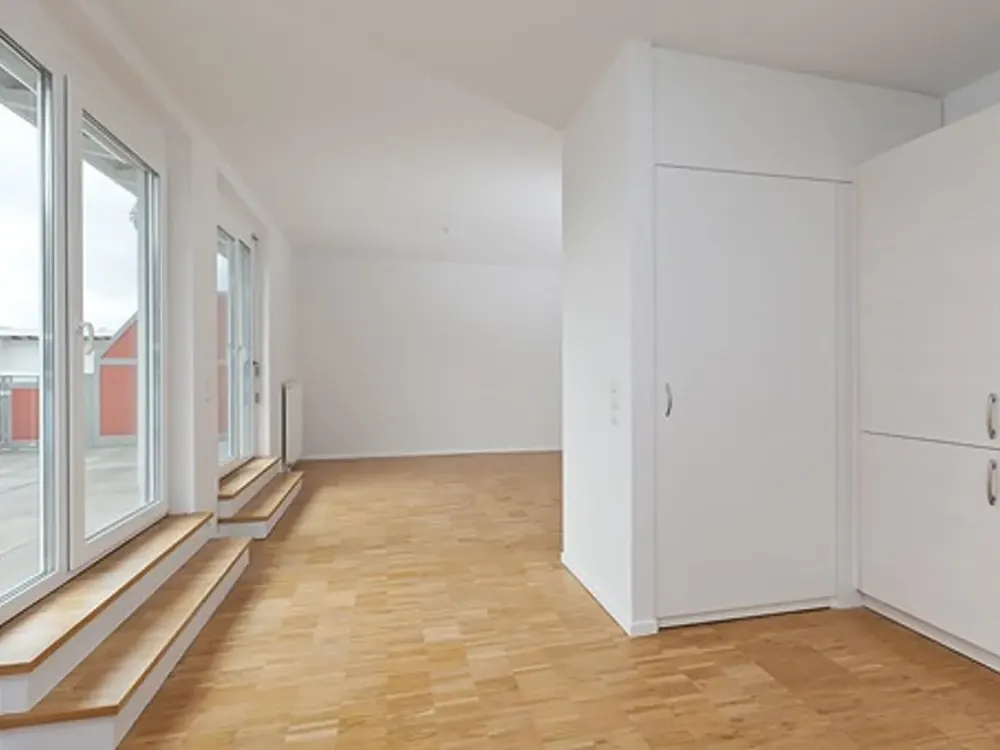 LICHTDURCHFLUTETE 2,5 Zimmer Penthousewohnung mit großer Dachterrasse!