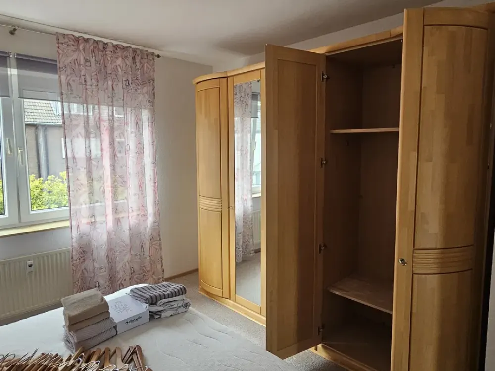 Nachmieter für schicke Wohnung in Alt Wanheim gesucht. Küchenübernahme möglich ( Neuwertig ).