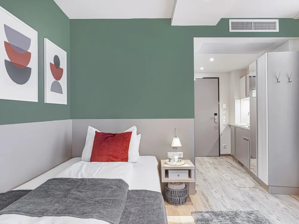 Single Studio + Gym + Concierge