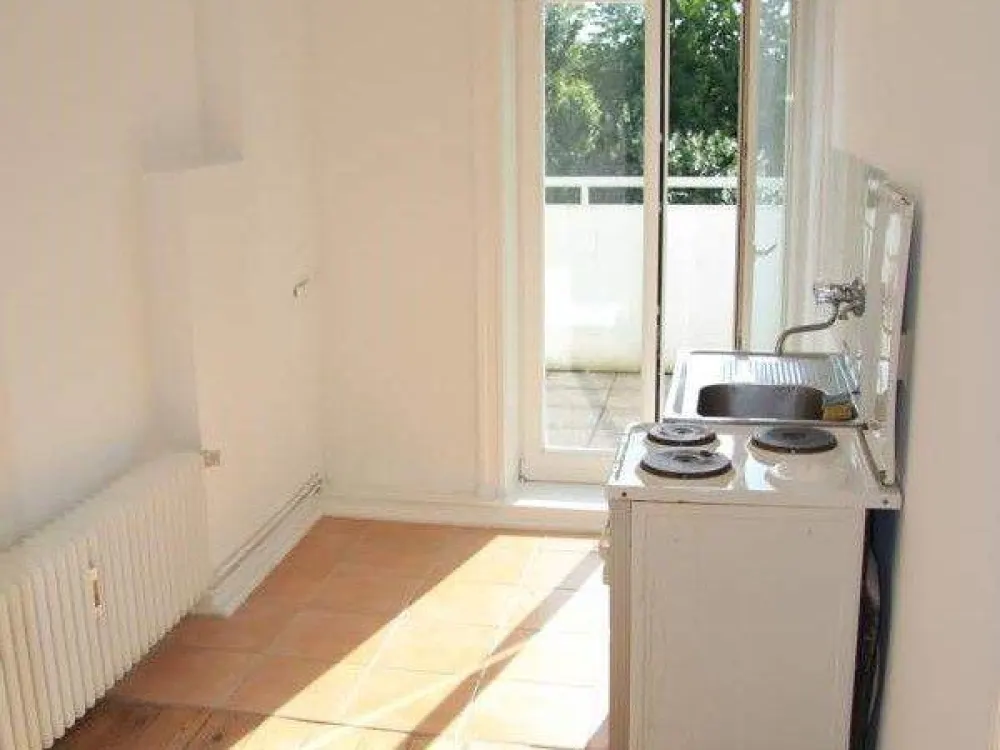 Winterhude: 2-Zi-Altbau mit Balkon, ideal als Wohnbüro, Praxis, Atelier