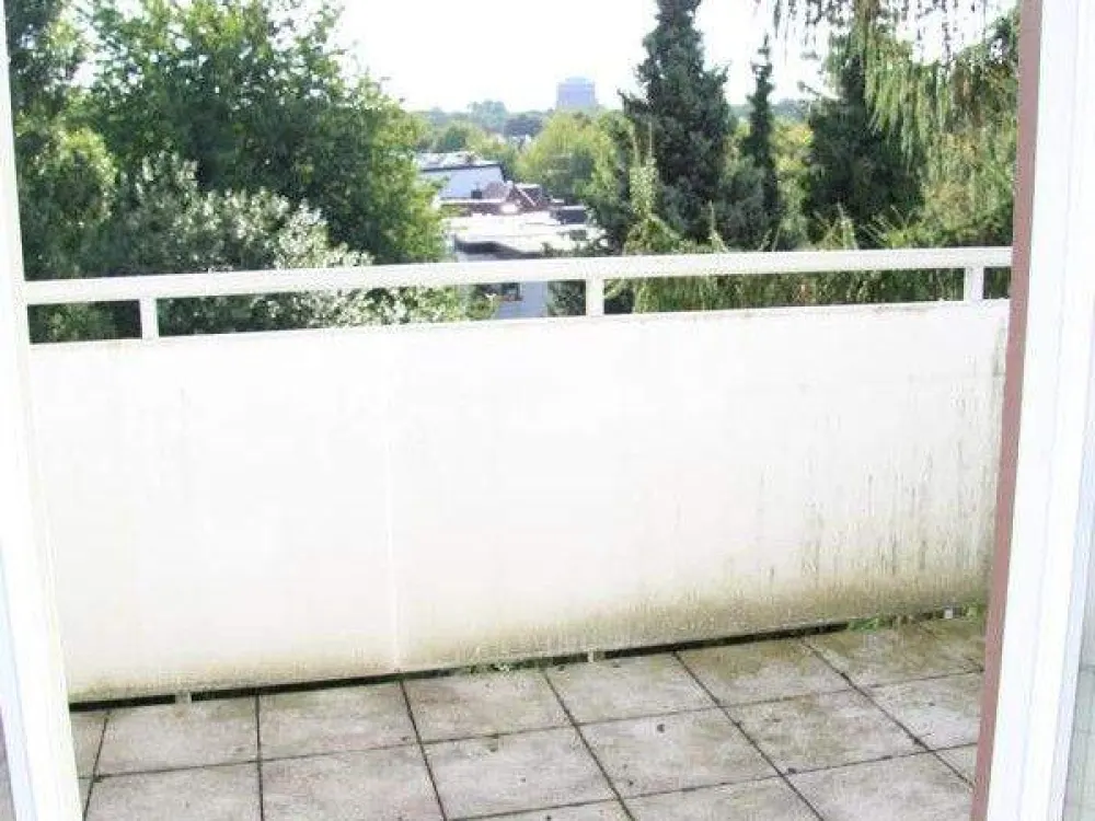 Winterhude: 2-Zi-Altbau mit Balkon, ideal als Wohnbüro, Praxis, Atelier
