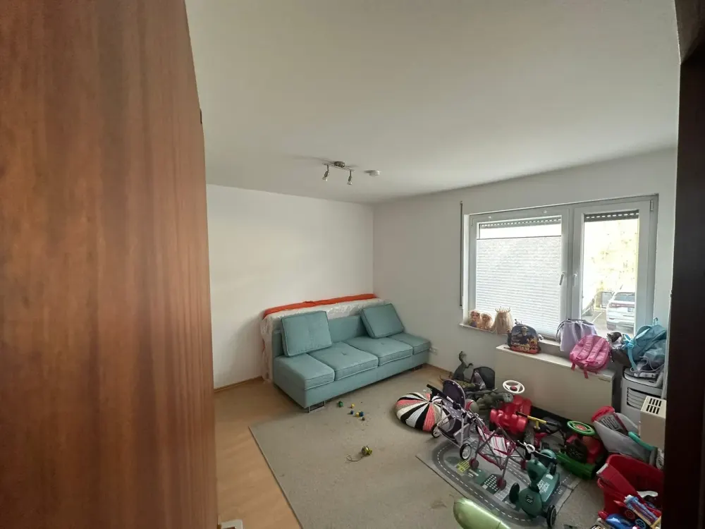 4,5-Zimmer-Wohnung mit 3 Schlafzimmern, Balkon, Keller & Garage in Böblingen