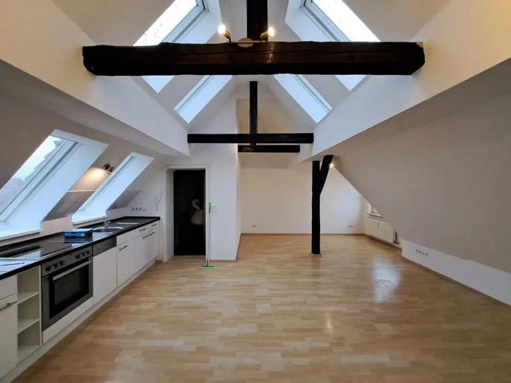Schöne helle City-Wohnung in ansprechendem Jugendstilgebäude!