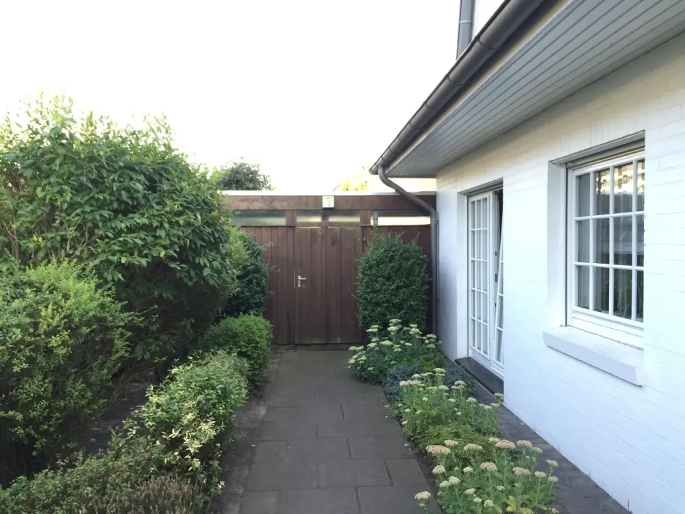 Beautiful 4-Room Apartment in a Quiet Location, 2 Parking Spaces