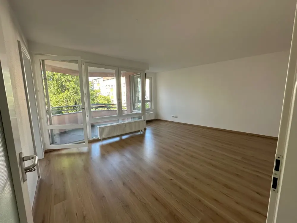 Hell & gut geschnittene 3-Zimmer-Wohnung mit Balkon in Berlin-Friedrichsfelde