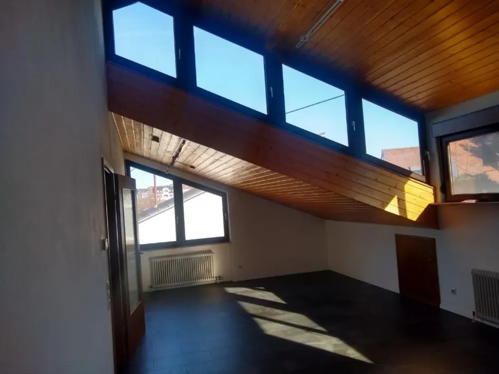 Modernes Wohnen: 2,5-Zimmer-Dachgeschosswohnung in Fellbach