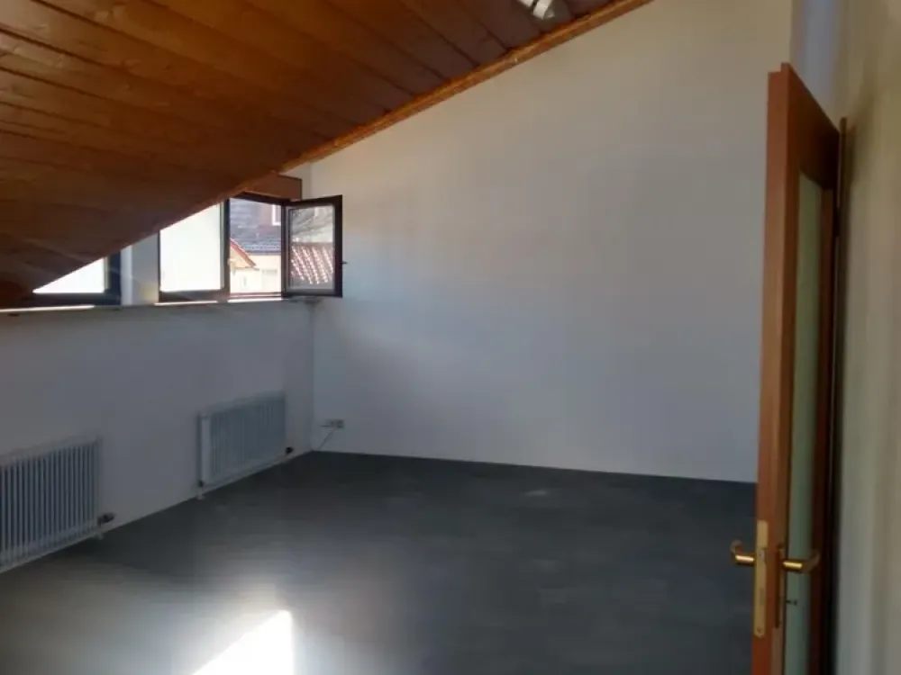 Modernes Wohnen: 2,5-Zimmer-Dachgeschosswohnung in Fellbach