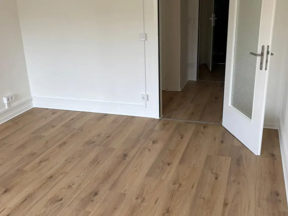 Heller 2-Zimmer-Wohntraum mit Balkon im 4. Stock in Laatzen