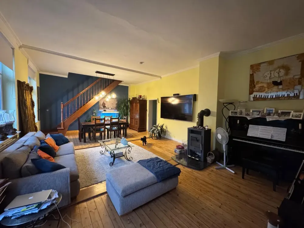 Außergewöhnliche Altbauwohnung über 3 Etagen mit Balkon & Dachterrasse in Frankfurt-Bornheim