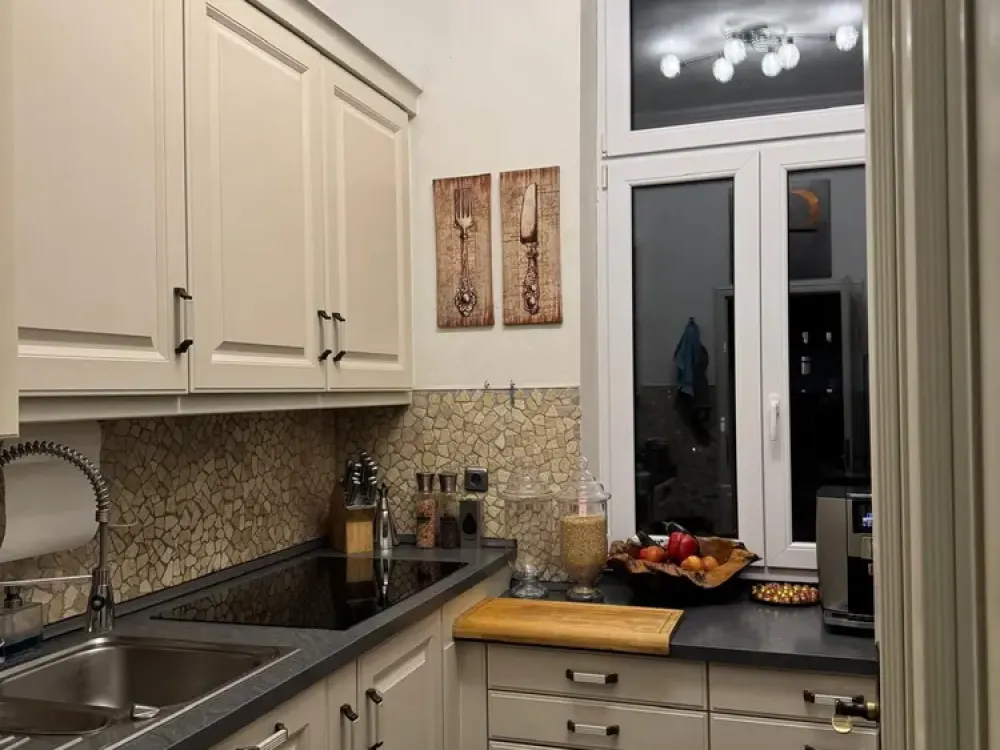 Außergewöhnliche Altbauwohnung über 3 Etagen mit Balkon & Dachterrasse in Frankfurt-Bornheim