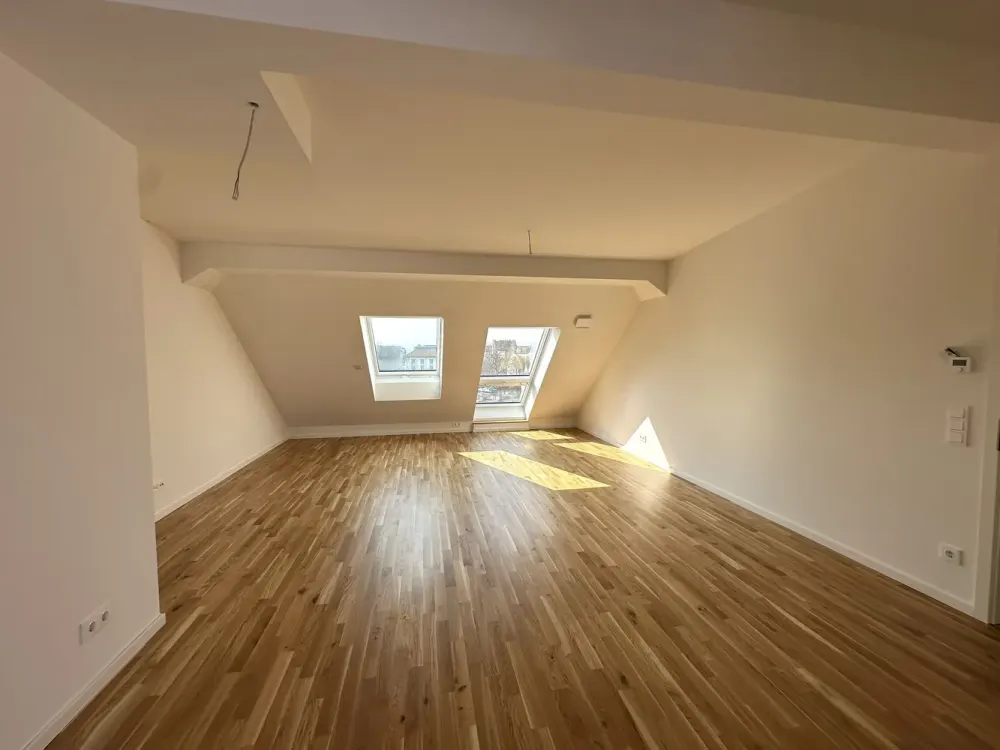 **Erstbezug** Gemütliche 4-Raum-Wohnung mit Loggia in Dresden-Friedrichstadt