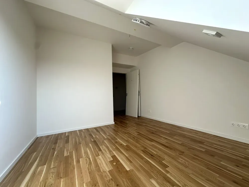 **Erstbezug** Gemütliche 4-Raum-Wohnung mit Loggia in Dresden-Friedrichstadt