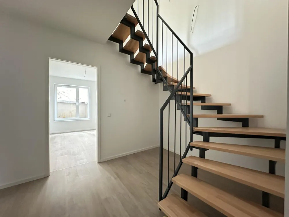 Geräumige 4 Zimmer Wohnung zur Miete in Hamburg Rahlstedt - Wentzel Dr.