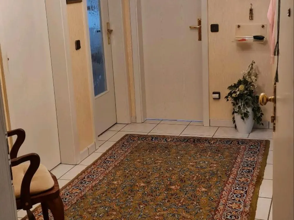 Bright 2-Room Apartment Central Location