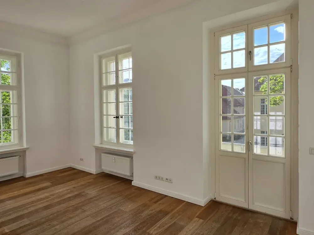 BIS 2032//Helle 4‑Zi.‑Whg im Ludwig‑Hoffmann‑Quartier, modernisiert, ruhig, mit Balkon & Stellplatz