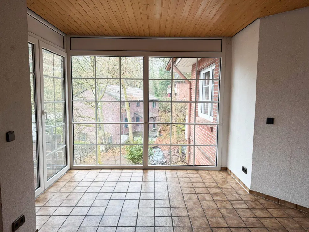 Helle, sonnige 6 Zimmer-Whg. mit Balkonen + Terrasse, Eissendorf