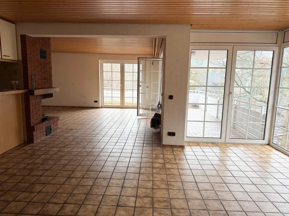 Helle, sonnige 6 Zimmer-Whg. mit Balkonen + Terrasse, Eissendorf