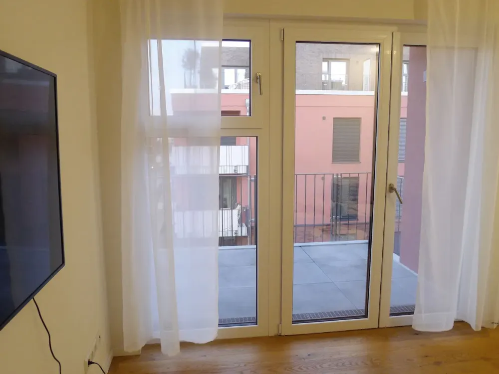 Elegante Wohlfühlwohnung mit Top-Ausstattung in Spreelage: mit EBK + Kfz-Stellplatz/Wallbox!