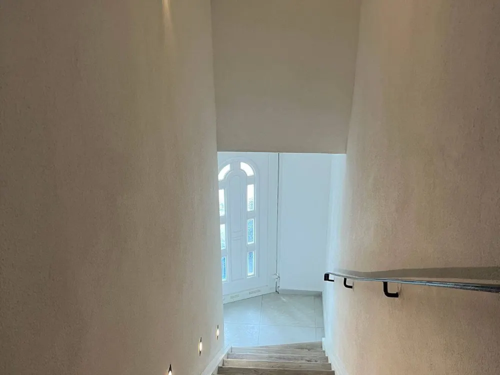 Central & Renovated - Single-Family House with Terrace and Garden for Rent