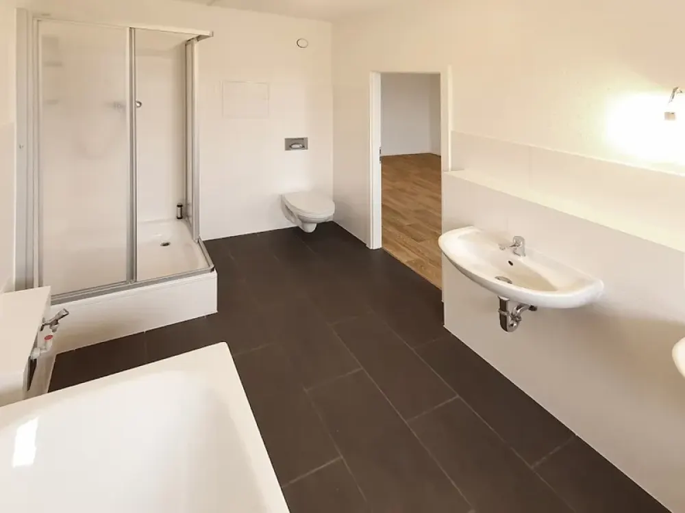 ** WOW ** - Large daylight bathroom and open kitchen! 3-room apartment from November!