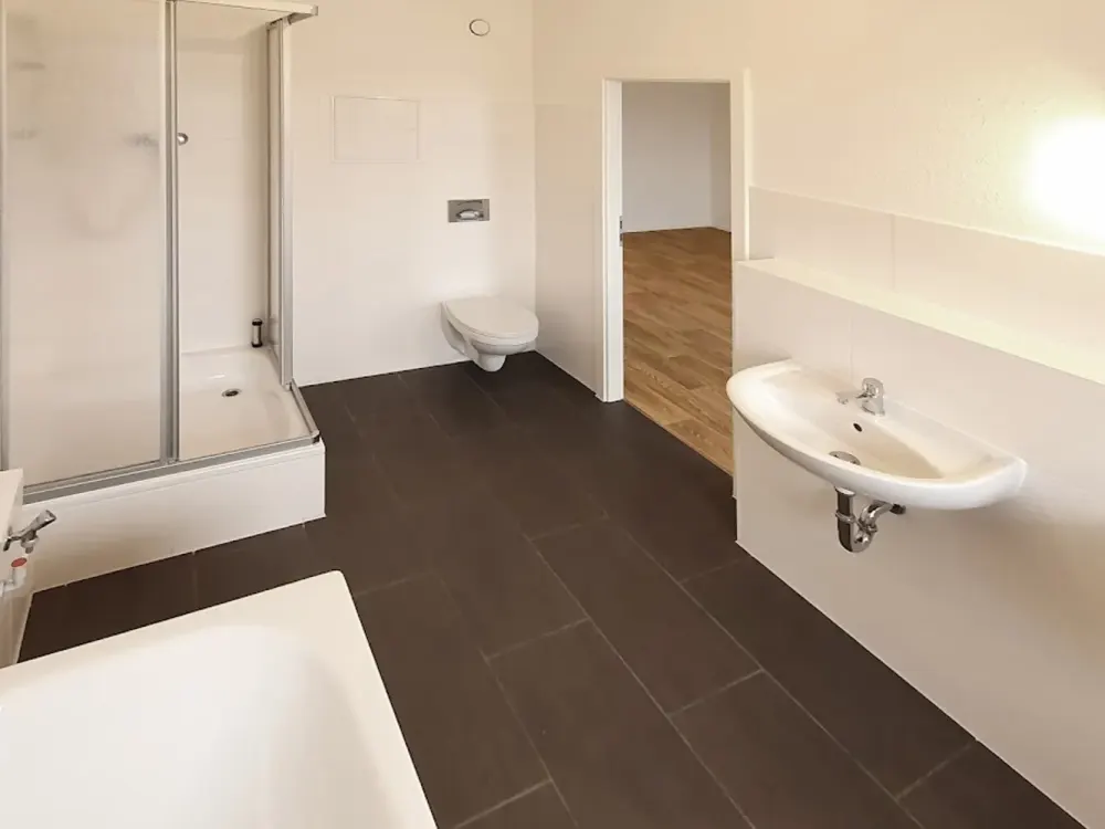 ** WOW ** - Large daylight bathroom and open kitchen! 3-room apartment from November!
