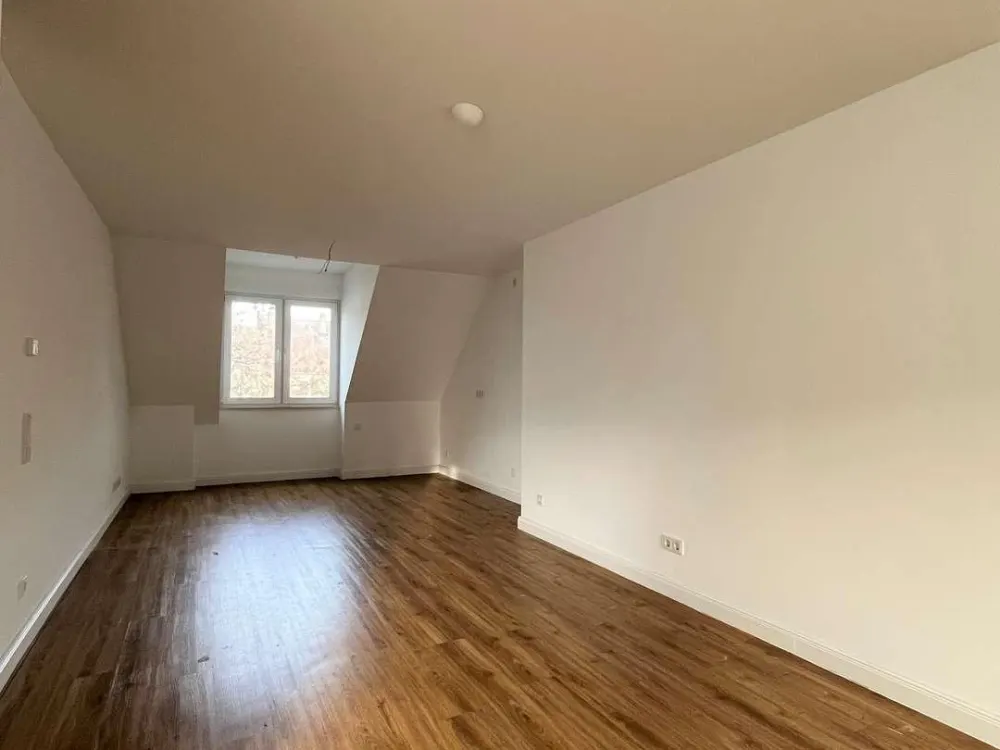Schicke Dachgeschosswohnung mit Dachterrasse in Dortmund.