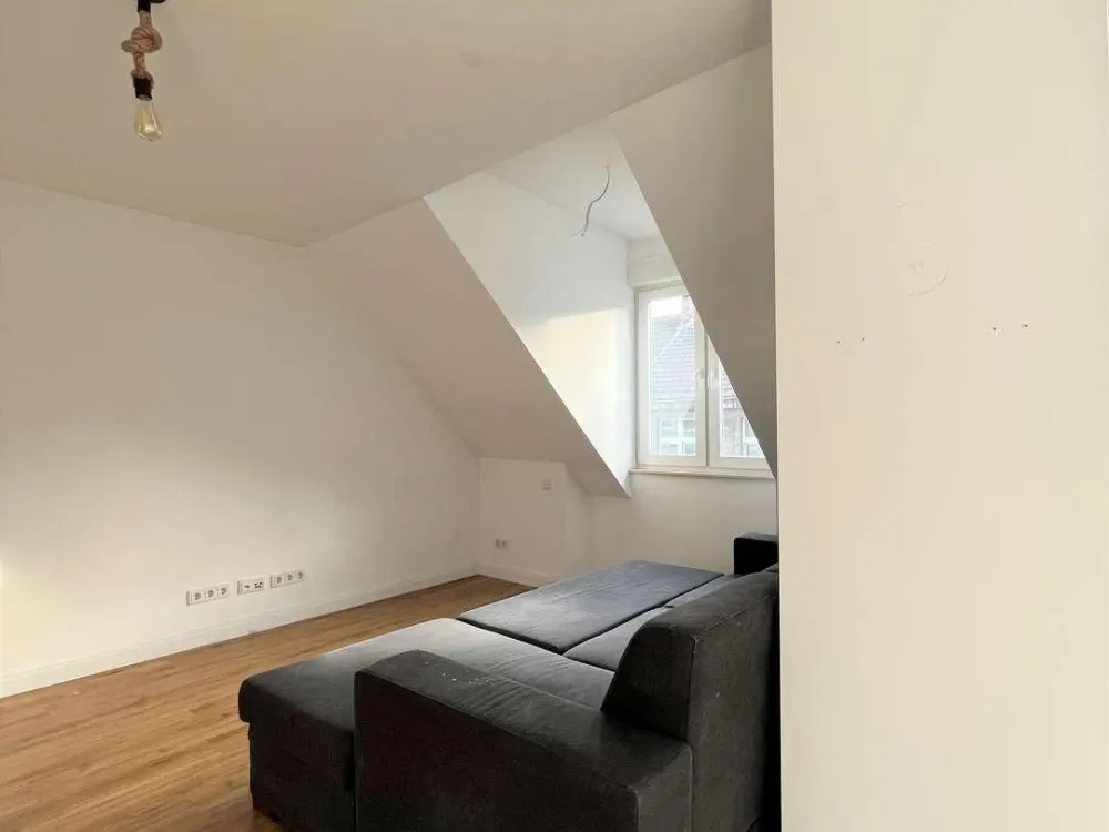 Schicke Dachgeschosswohnung mit Dachterrasse in Dortmund.