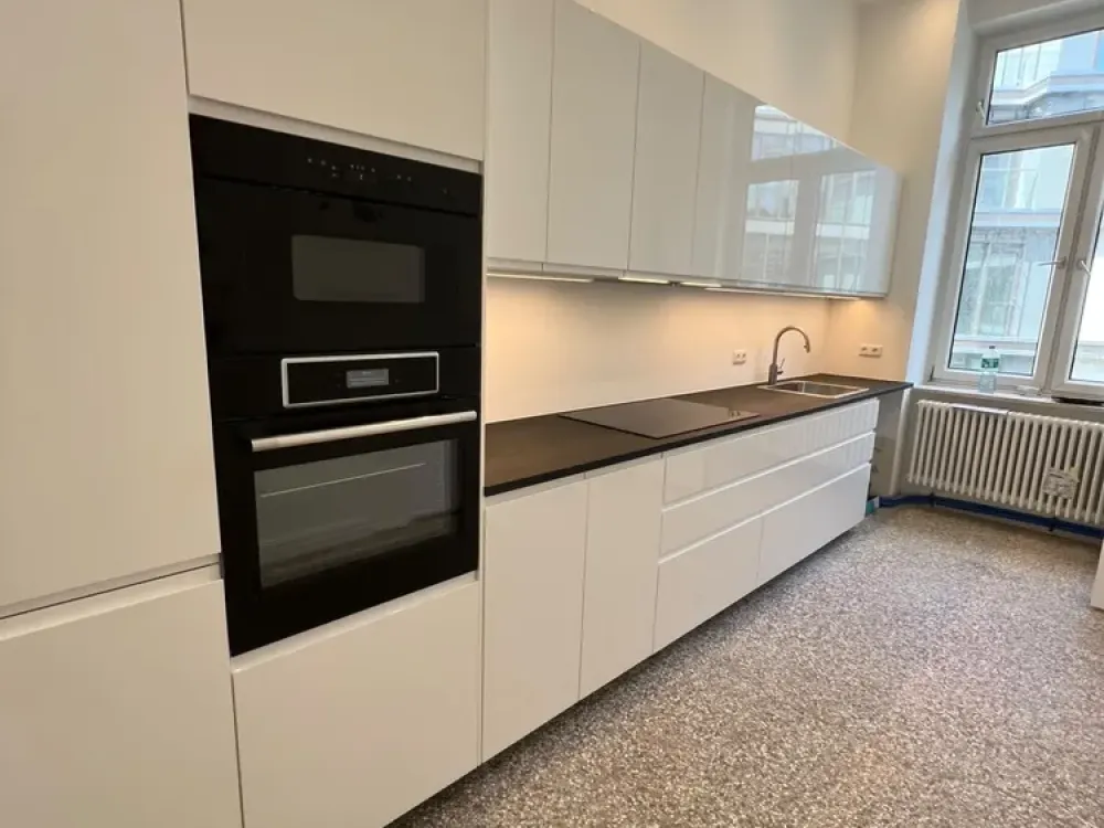 Luxuriöse 3-Zi-Whg. in herrlichem Stilaltbau mitten in der City!