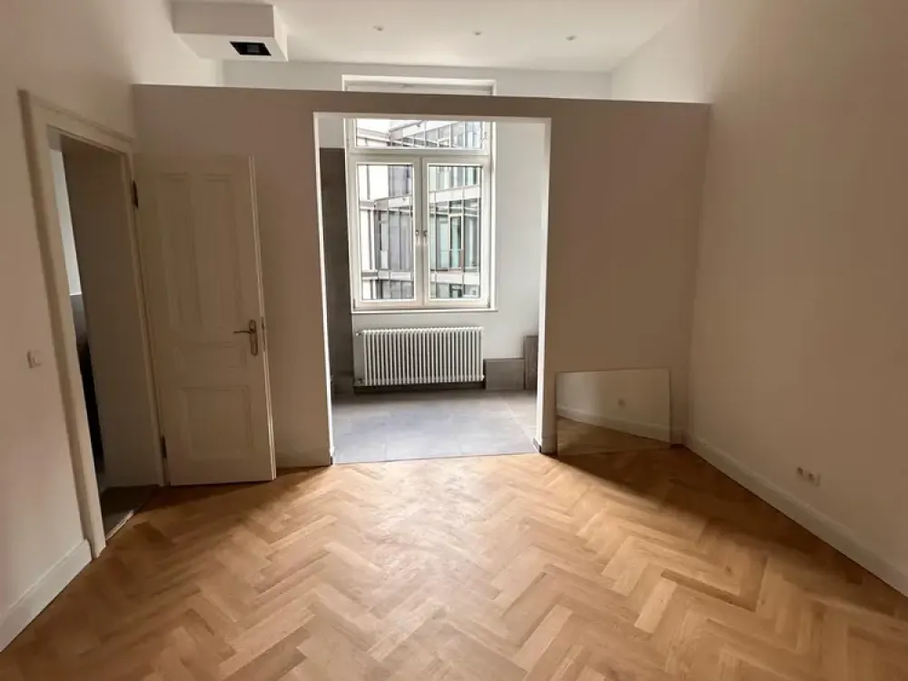 Luxuriöse 3-Zi-Whg. in herrlichem Stilaltbau mitten in der City!