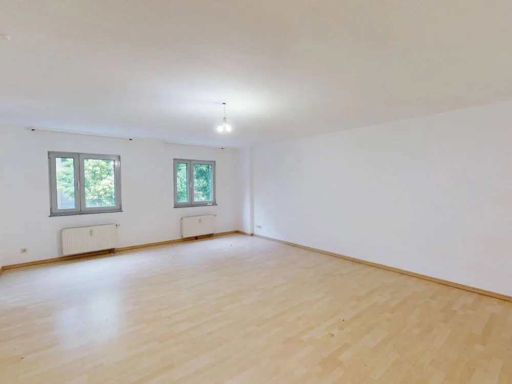 ** Großzügige 1-Zimmer-Wohnung mit EBK in Frankfurt-Rödelheim **