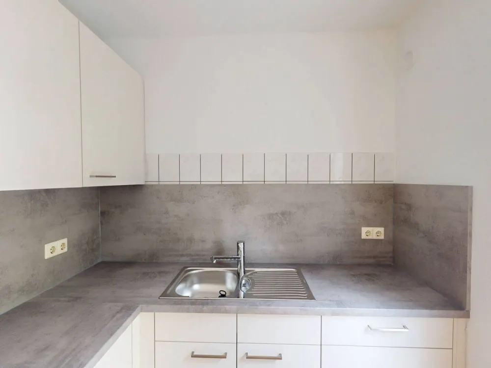 ** Großzügige 1-Zimmer-Wohnung mit EBK in Frankfurt-Rödelheim **