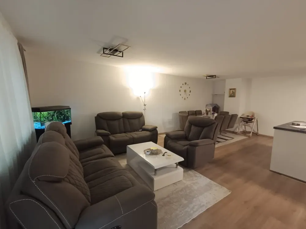 Schöne 3,5 Zimmerwohnung im EG mit Garten