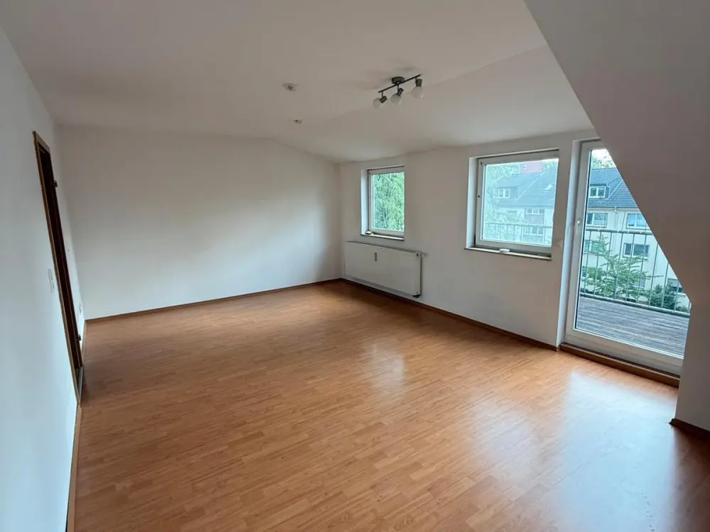 Attraktive 2 Zimmer Wohnung mit Balkon und Blick ins Grüne