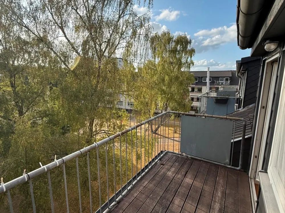 Attraktive 2 Zimmer Wohnung mit Balkon und Blick ins Grüne
